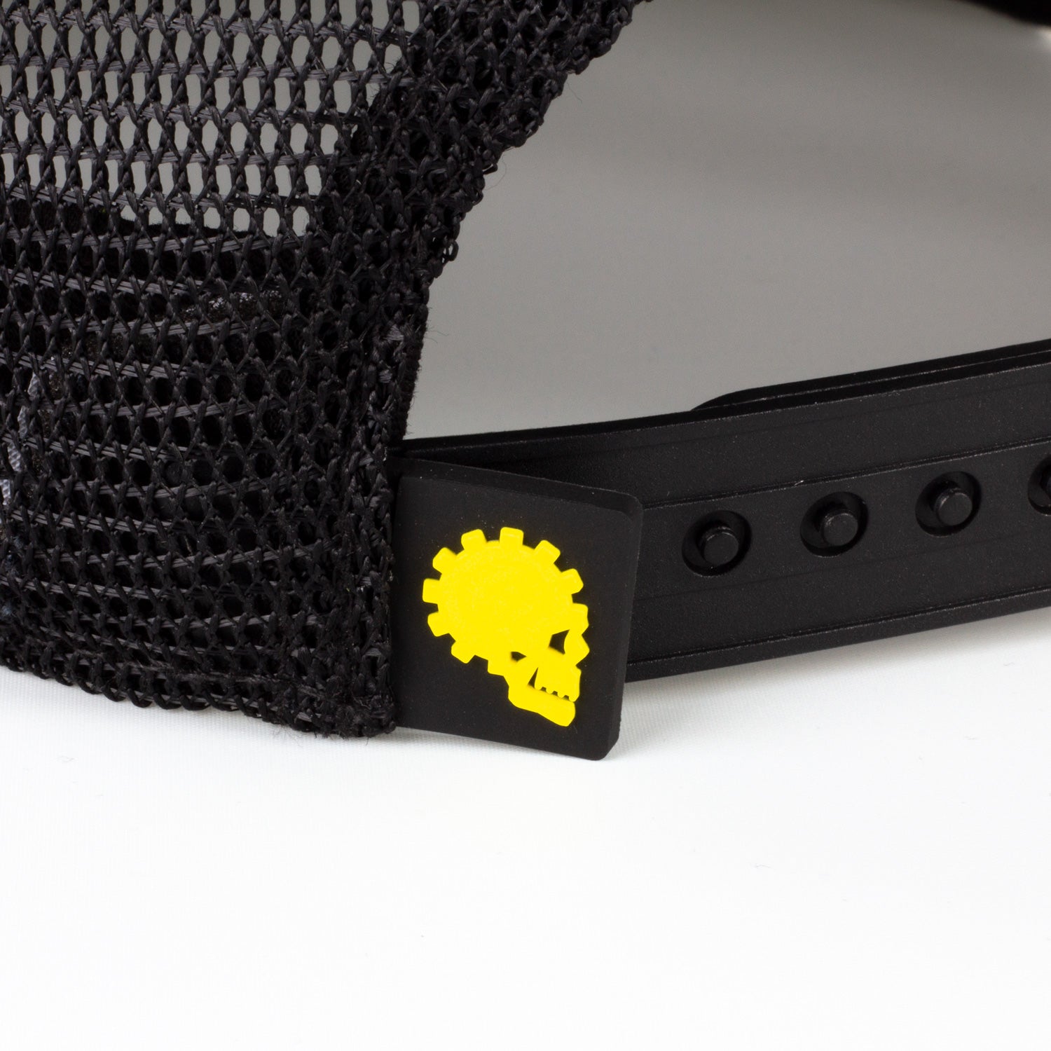 TRIEBWERK Curved Snapback